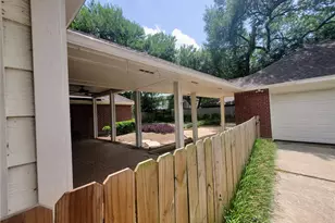 1703 E Hedgecroft Dr, El Lago, TX 77586 - Photo 17