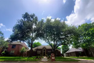 1703 E Hedgecroft Dr, El Lago, TX 77586 - Photo 3