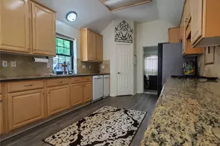 1703 E Hedgecroft Dr, El Lago, TX 77586 - Photo 5