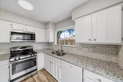 7235 Sonnet Glen Lane, Houston, TX 77095 - Photo 5