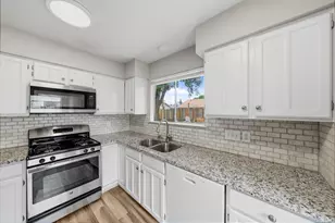 7235 Sonnet Glen Ln, Houston, TX 77095 - Photo 5