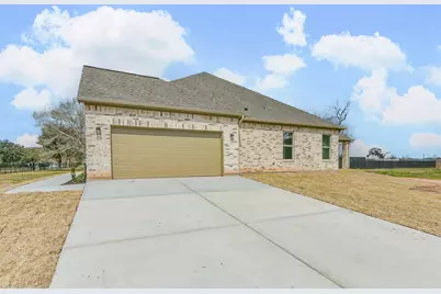 749 Wagon Wheel Trail, Angleton, TX 77515 - Photo 3