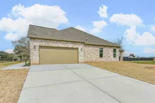 749 Wagon Wheel Trail, Angleton, TX 77515 - Photo 3