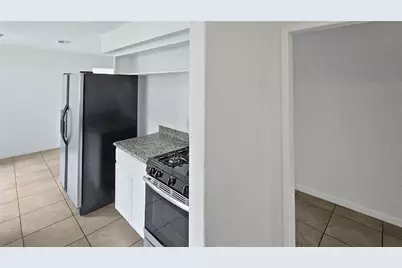 4210 Ester Street, Stafford, TX 77477 - Photo 5