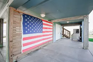 1504 W Bayshore Dr, Palacios, TX 77465 - Photo 33