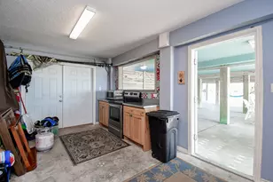 1504 W Bayshore Dr, Palacios, TX 77465 - Photo 37