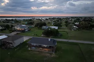 1504 W Bayshore Dr, Palacios, TX 77465 - Photo 49