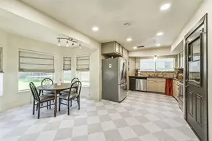 11102 Kirkridge Dr, Houston, TX 77089 - Photo 7
