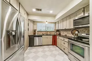 11102 Kirkridge Dr, Houston, TX 77089 - Photo 9
