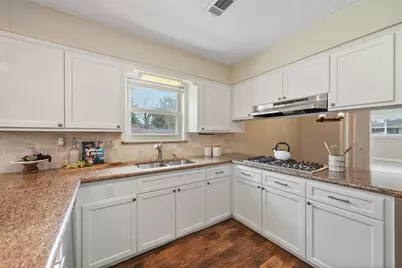 301 Mimosa Drive, Hitchcock, TX 77563 - Photo 17