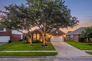 525 Lockland Ln, League City, TX 77573 - Photo 1