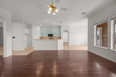 525 Lockland Lane, League City, TX 77573 - Photo 9