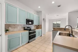 525 Lockland Ln, League City, TX 77573 - Photo 11