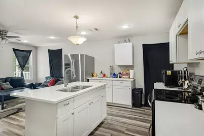 4421 Caplin Street, Houston, TX 77026 - Photo 7