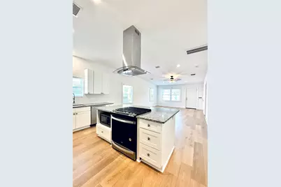 4808 Avenue S #A, Galveston, TX 77551 - Photo 5