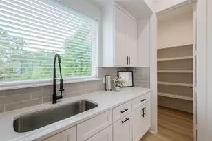 5703 B Balbo St, Houston, TX 77091 - Photo 17