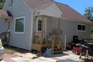 527 W 6th St, Freeport, TX 77541 - Photo 3
