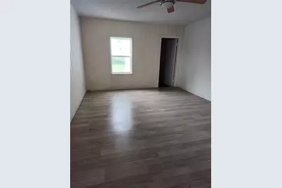 527 W 6th Street, Freeport, TX 77541 - Photo 7