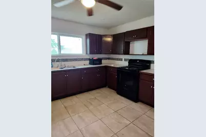 527 W 6th Street, Freeport, TX 77541 - Photo 5