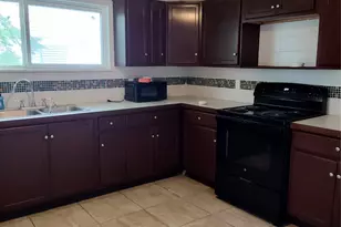 527 W 6th St, Freeport, TX 77541 - Photo 5