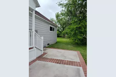 527 W 6th Street, Freeport, TX 77541 - Photo 21
