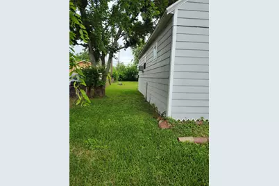 527 W 6th Street, Freeport, TX 77541 - Photo 23