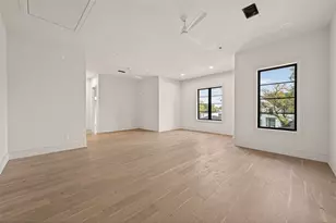 4046 Drummond St, Houston, TX 77025 - Photo 19