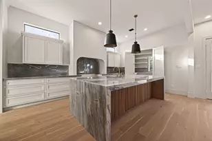 4046 Drummond St, Houston, TX 77025 - Photo 3