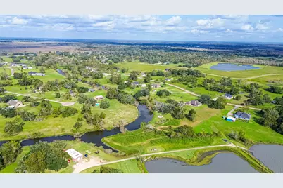 608 Wagon Wheel Tr Trail, Angleton, TX 77515 - Photo 27