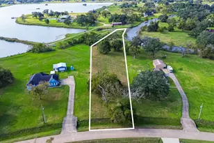 608 Wagon Wheel Tr Trail, Angleton, TX 77515 - Photo 1