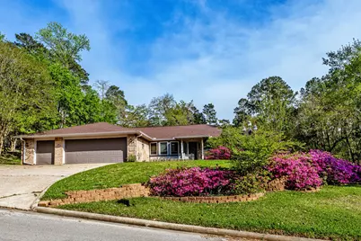2004 E Lake Drive, Huntsville, TX 77340 - Photo 1
