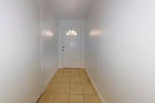 8715 Meadowcroft Dr, Houston, TX 77063 - Photo 3