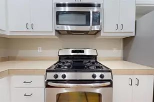 8715 Meadowcroft Dr, Houston, TX 77063 - Photo 9