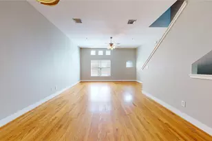 8715 Meadowcroft Dr, Houston, TX 77063 - Photo 13