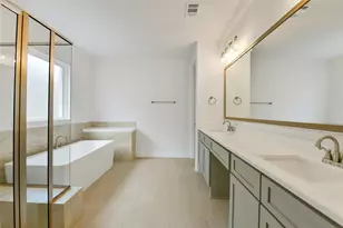 16119 Rustling Woods Rd, Conroe, TX 77302 - Photo 21