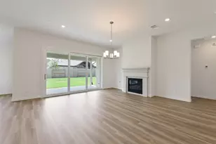 16119 Rustling Woods Rd, Conroe, TX 77302 - Photo 5