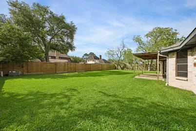 1104 Tipperary Avenue, Friendswood, TX 77546 - Photo 17