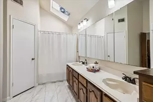 1104 Tipperary Ave, Friendswood, TX 77546 - Photo 9