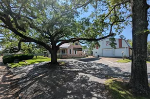2654 Cos St, Liberty, TX 77575 - Photo 3