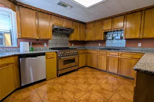 2654 Cos St, Liberty, TX 77575 - Photo 17