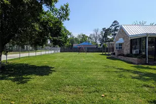 2654 Cos St, Liberty, TX 77575 - Photo 9