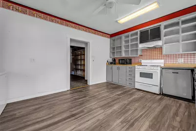 730 S Holmes Street, La Porte, TX 77571 - Photo 17