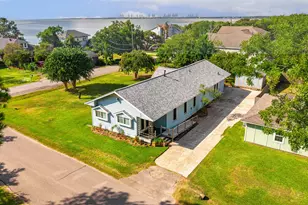 730 S Holmes St, La Porte, TX 77571 - Photo 1