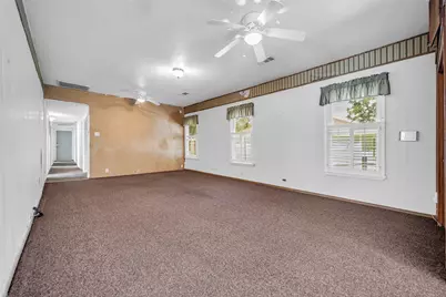 730 S Holmes Street, La Porte, TX 77571 - Photo 9