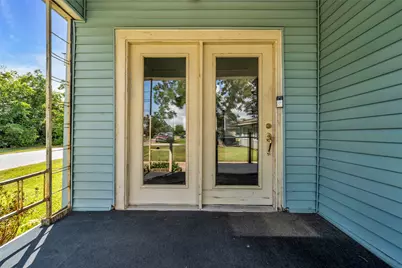 730 S Holmes Street, La Porte, TX 77571 - Photo 5