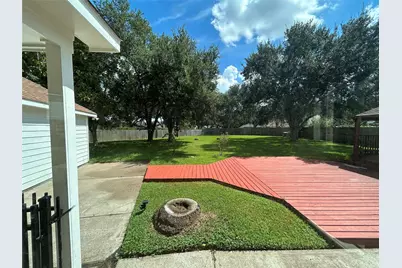 8230 Falling Water Court, Sugar Land, TX 77478 - Photo 11