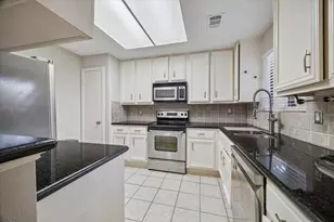 1911 Bering Dr, Houston, TX 77057 - Photo 7