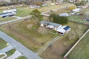 25 County Road 6022B, Dayton, TX 77535 - Photo 3