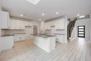 13010 Oleander Bay Ln, Texas City, TX 77568 - Photo 5