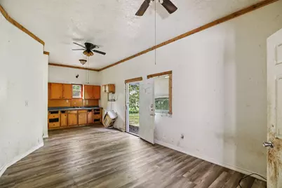 242 Bishop, Livingston, TX 77351 - Photo 13